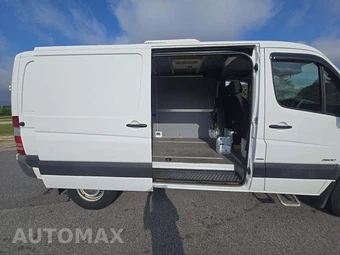 2015 Mercedes-Benz Sprinter 2500 Cargo Van Standard Roof 144.3" WB - miniatura 12