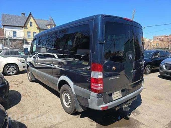 2015 Mercedes-Benz Sprinter 2500 Passenger Van – miniatura 2