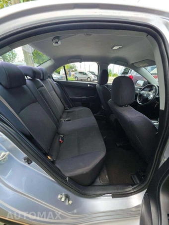 2015 Mitsubishi Lancer ES – miniatura 16