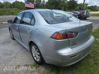 2015 Mitsubishi Lancer ES – miniatura 2
