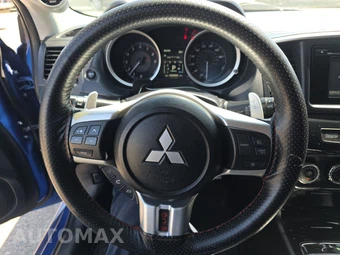 2015 Mitsubishi Lancer Evolution MR - miniatura 10