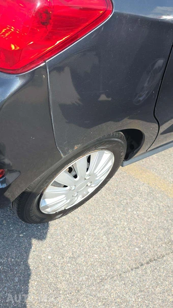 2015 Mitsubishi Mirage RF – miniatura 21