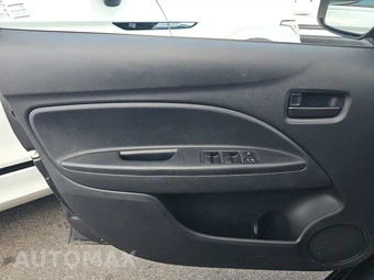2015 Mitsubishi Mirage RF – miniatura 9