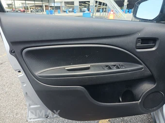 2015 Mitsubishi Mirage RF - miniatura 9