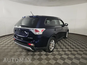 2015 Mitsubishi Outlander SE – miniatura 4