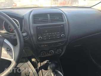 2015 Mitsubishi Outlander Sport ES – miniatura 10