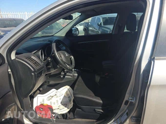 2015 Mitsubishi Outlander Sport ES – miniatura 6