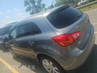 2015 Mitsubishi Outlander Sport ES – miniatura 6