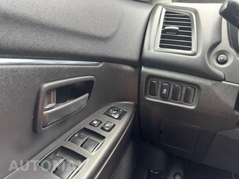 2015 Mitsubishi Outlander Sport ES - miniatura 13
