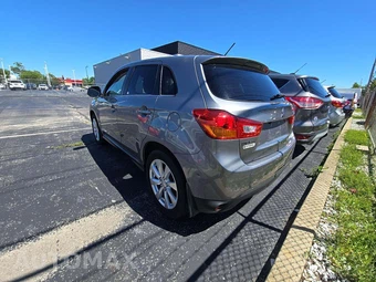 2015 Mitsubishi Outlander Sport SE – miniatura 2