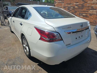 2015 Nissan Altima 2.5 SV – miniatura 2