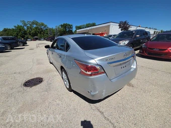 2015 Nissan Altima 2.5 SV - miniatura 2