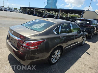 2015 Nissan Altima 2.5 SV – miniatura 4