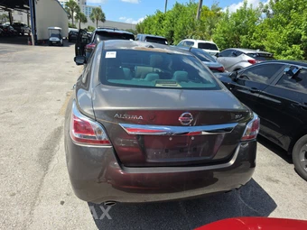 2015 Nissan Altima 2.5 SV – miniatura 5