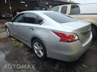 2015 Nissan Altima 2.5 SV – miniatura 2