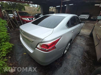 2015 Nissan Altima 2.5 SV – miniatura 3