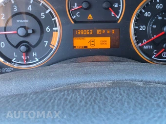 2015 Nissan Armada Platinum - miniatura 32