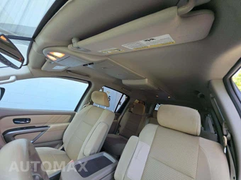 2015 Nissan Armada SV - miniatura 11