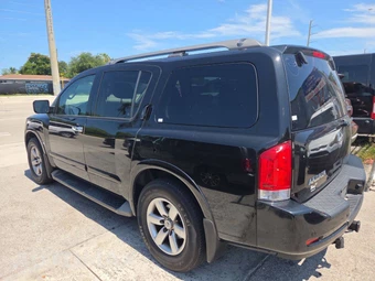 2015 Nissan Armada SV - miniatura 3