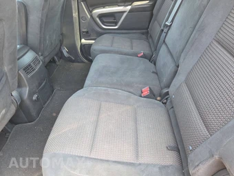 2015 Nissan Armada SV - miniatura 8