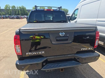 2015 Nissan Frontier PRO-4X Crew Cab Medium Bed - miniatura 5