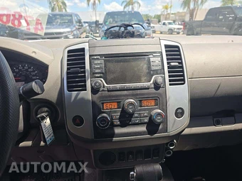 2015 Nissan Frontier SV Crew Cab Medium Bed – miniatura 10