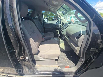 2015 Nissan Frontier SV Crew Cab Medium Bed – miniatura 18