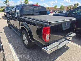2015 Nissan Frontier SV Crew Cab Medium Bed – miniatura 2