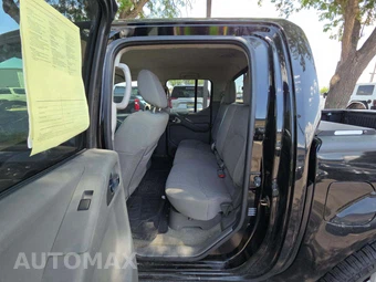 2015 Nissan Frontier SV Crew Cab Medium Bed – miniatura 10
