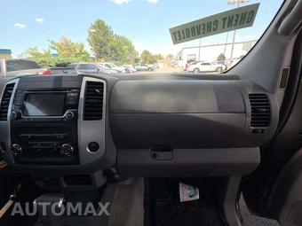 2015 Nissan Frontier SV Crew Cab Medium Bed – miniatura 16