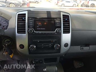 2015 Nissan Frontier SV Crew Cab Medium Bed – miniatura 7