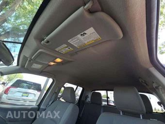 2015 Nissan Frontier SV Crew Cab Medium Bed – miniatura 8