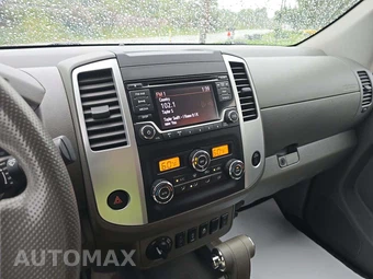 2015 Nissan Frontier SV Crew Cab Medium Bed – miniatura 10