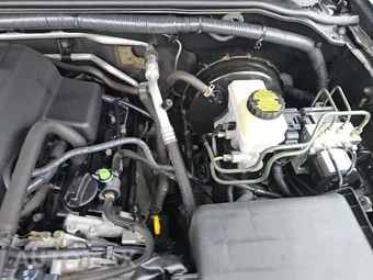 2015 Nissan Frontier SV Crew Cab Medium Bed – miniatura 22