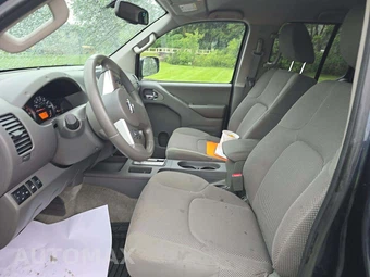 2015 Nissan Frontier SV Crew Cab Medium Bed – miniatura 6