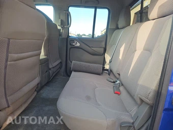 2015 Nissan Frontier SV Crew Cab Medium Bed – miniatura 13