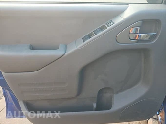 2015 Nissan Frontier SV Crew Cab Medium Bed – miniatura 9