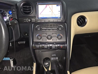 2015 Nissan GT-R Premium - miniatura 11