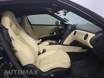 2015 Nissan GT-R Premium - miniatura 8