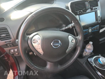 2015 Nissan LEAF SL – miniatura 10