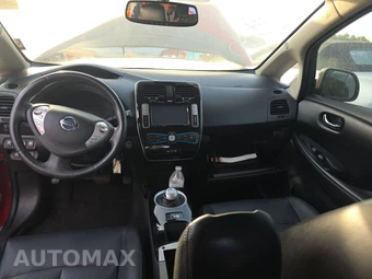 2015 Nissan LEAF SL – miniatura 11