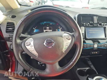 2015 Nissan LEAF SV – miniatura 10