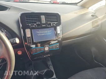 2015 Nissan LEAF SV – miniatura 11