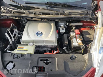 2015 Nissan LEAF SV – miniatura 15