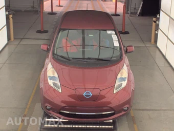2015 Nissan LEAF SV – miniatura 2