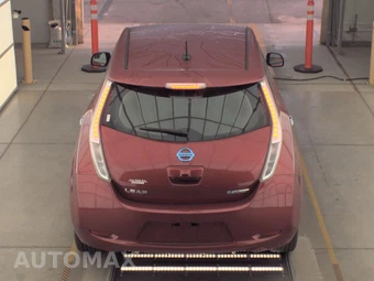 2015 Nissan LEAF SV – miniatura 5