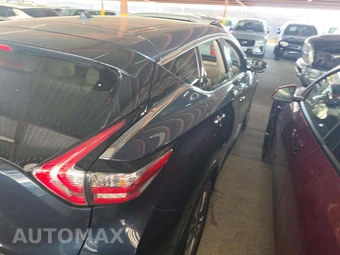 2015 Nissan Murano S - miniatura 3