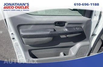 2015 Nissan NV2500 HD Cargo SV High Roof 146.1" WB - miniatura 9
