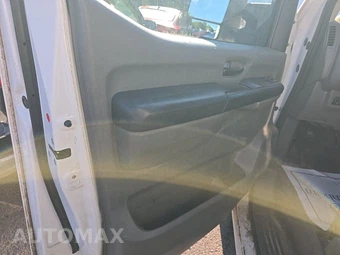 2015 Nissan NV2500 HD Cargo SV Standard Roof 146.1" WB - miniatura 9