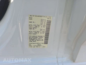 2015 Nissan NV3500 HD Passenger S 146.1" WB - miniatura 15